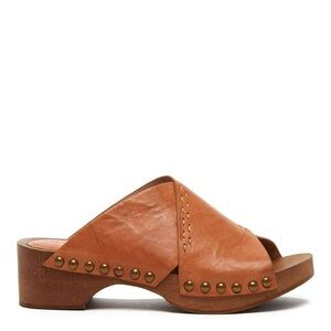 Kelsi dagger Brooklyn sands clogs